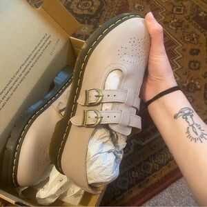 Dr Martens 8065 Mary Jane Shoes Vintage Taupe